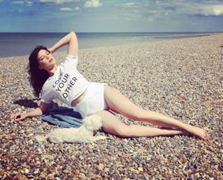 Daisy Lowe feet photo thumbnail