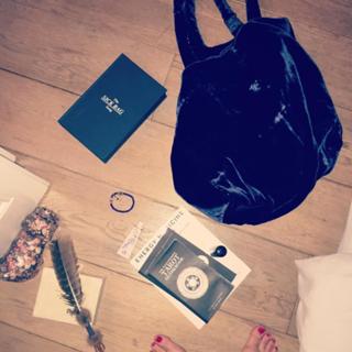 Daisy Lowe feet photo thumbnail