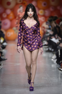 Daisy Lowe feet photo thumbnail