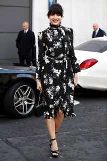 Daisy Lowe feet photo thumbnail