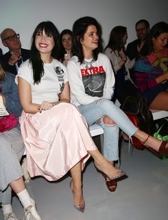 Daisy Lowe feet photo thumbnail
