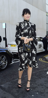 Daisy Lowe feet photo thumbnail