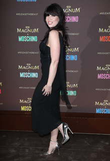 Daisy Lowe feet photo thumbnail