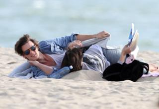 Daisy Lowe feet photo thumbnail