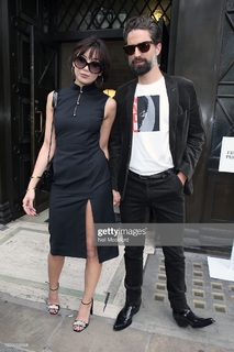 Daisy Lowe feet photo thumbnail