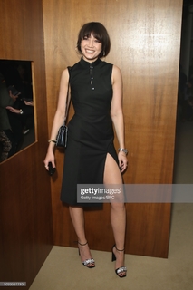 Daisy Lowe feet photo thumbnail