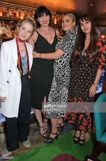 Daisy Lowe feet photo thumbnail