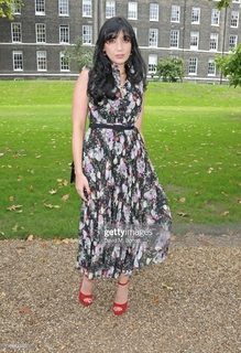 Daisy Lowe feet photo thumbnail