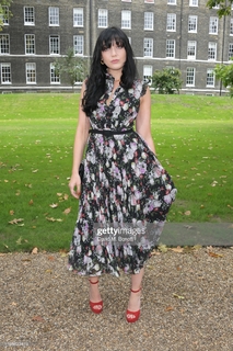 Daisy Lowe feet photo thumbnail