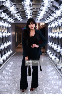 Daisy Lowe feet photo thumbnail