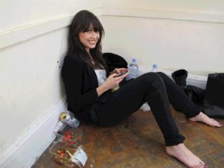 Daisy Lowe feet photo thumbnail