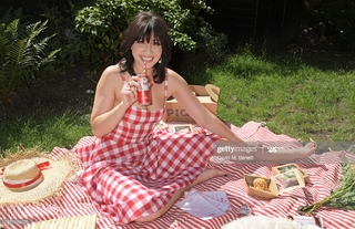 Daisy Lowe feet photo thumbnail