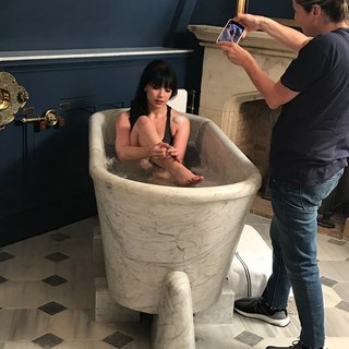 Daisy Lowe feet photo thumbnail