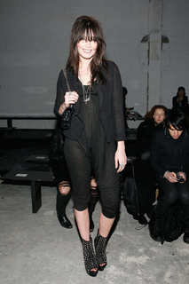 Daisy Lowe feet photo thumbnail