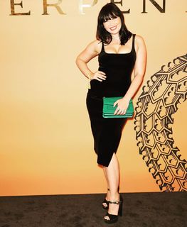 Daisy Lowe feet photo thumbnail