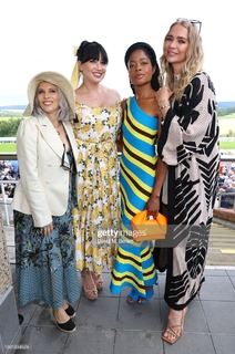 Daisy Lowe feet photo thumbnail