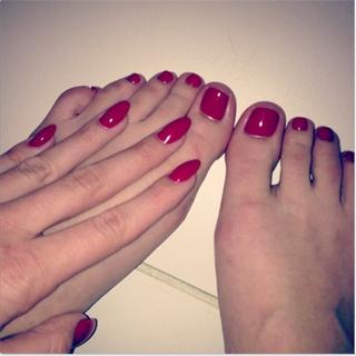 Daisy Lowe feet photo thumbnail