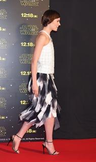 Daisy Ridley feet photo thumbnail