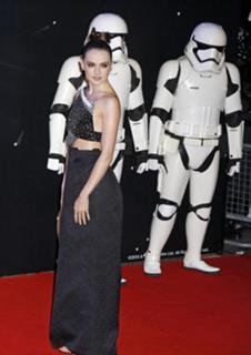 Daisy Ridley feet photo thumbnail