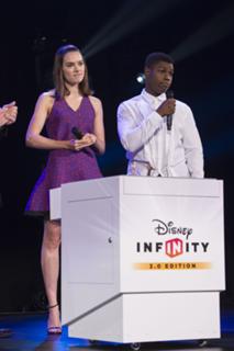 Daisy Ridley feet photo thumbnail