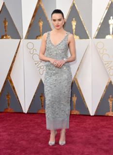 Daisy Ridley feet photo thumbnail