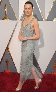 Daisy Ridley feet photo thumbnail