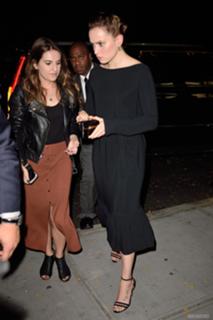 Daisy Ridley feet photo thumbnail