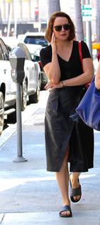 Daisy Ridley feet photo thumbnail
