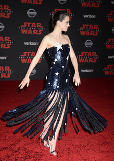 Daisy Ridley feet photo thumbnail