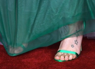 Daisy Ridley feet photo thumbnail