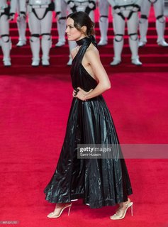 Daisy Ridley feet photo thumbnail