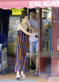 Daisy Ridley feet photo thumbnail