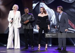 Daisy Ridley feet photo thumbnail