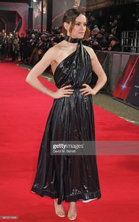 Daisy Ridley feet photo thumbnail