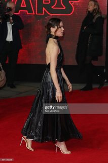 Daisy Ridley feet photo thumbnail