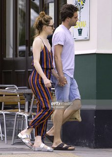 Daisy Ridley feet photo thumbnail