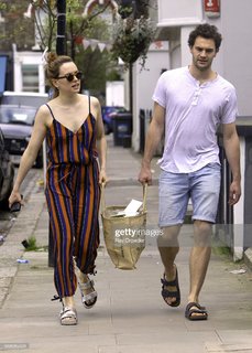 Daisy Ridley feet photo thumbnail