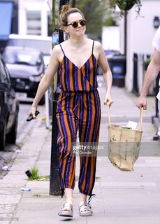 Daisy Ridley feet photo thumbnail