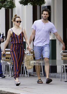 Daisy Ridley feet photo thumbnail