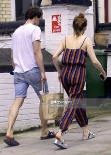 Daisy Ridley feet photo thumbnail
