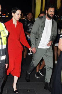 Daisy Ridley feet photo thumbnail