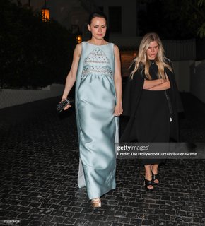 Daisy Ridley feet photo thumbnail
