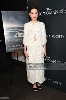 Daisy Ridley feet photo thumbnail