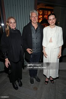 Daisy Ridley feet photo thumbnail
