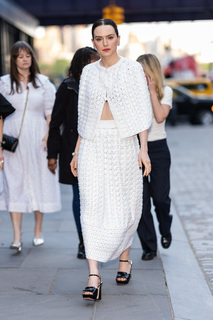 Daisy Ridley feet photo thumbnail
