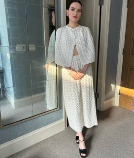 Daisy Ridley feet photo thumbnail