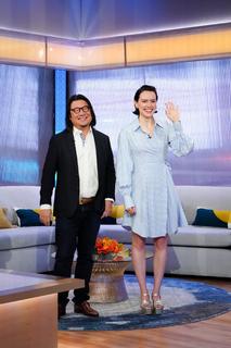 Daisy Ridley feet photo thumbnail