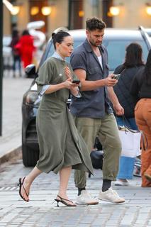 Daisy Ridley feet photo thumbnail