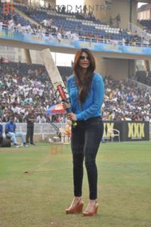 Daisy Shah feet photo 19