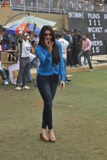 Daisy Shah feet photo 16
